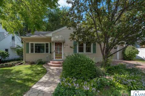 210 Viola Street Mankato MN 56001
