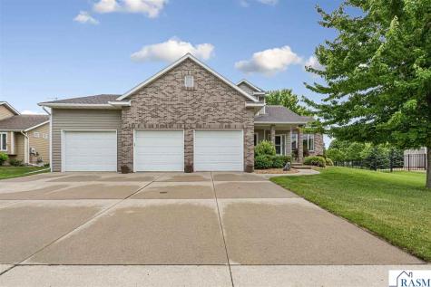 2294 Balsam Drive North Mankato MN 56003