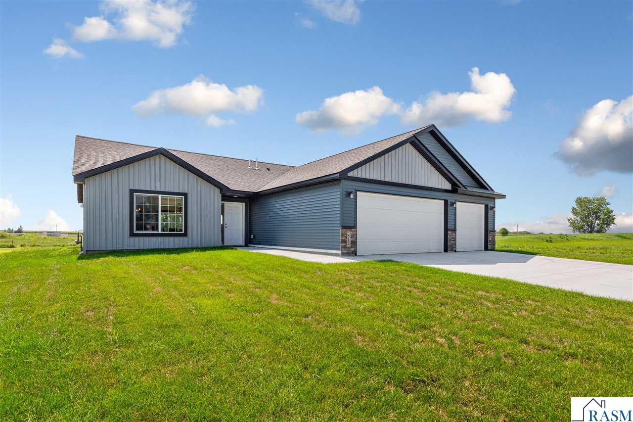 812 Pond View Drive Arlington MN 55307