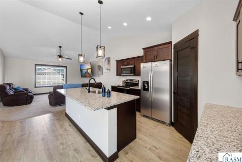 812 Pond View Drive Arlington MN 55307