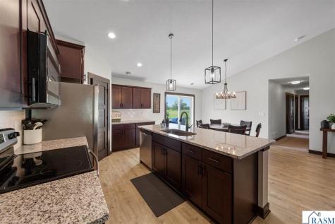 812 Pond View Drive Arlington MN 55307