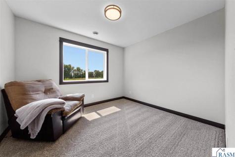 812 Pond View Drive Arlington MN 55307
