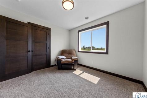 812 Pond View Drive Arlington MN 55307