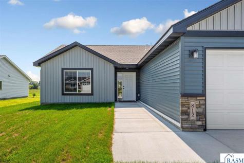 812 Pond View Drive Arlington MN 55307