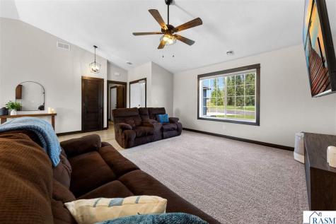 812 Pond View Drive Arlington MN 55307