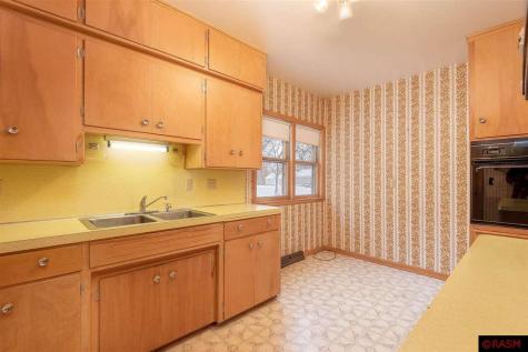 201 Hilltop Street Vernon Center MN 56090