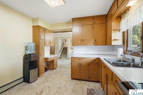 807 N Renville Winthrop MN 55396