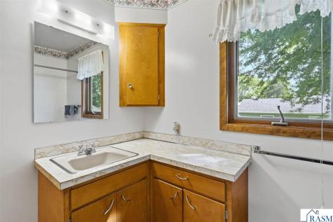 807 N Renville Winthrop MN 55396