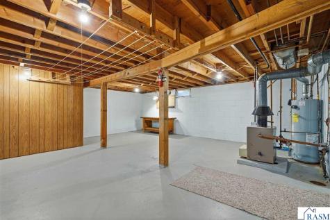 807 N Renville Winthrop MN 55396