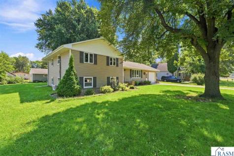 807 N Renville Winthrop MN 55396