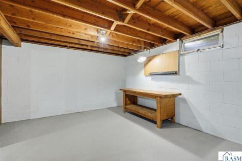 807 N Renville Winthrop MN 55396