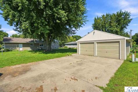 807 N Renville Winthrop MN 55396