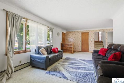 807 N Renville Winthrop MN 55396