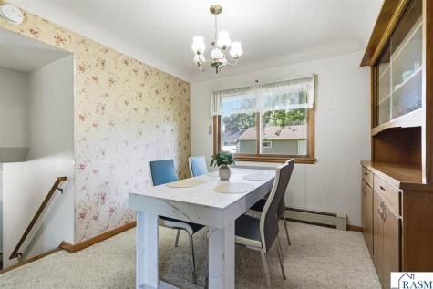807 N Renville Winthrop MN 55396