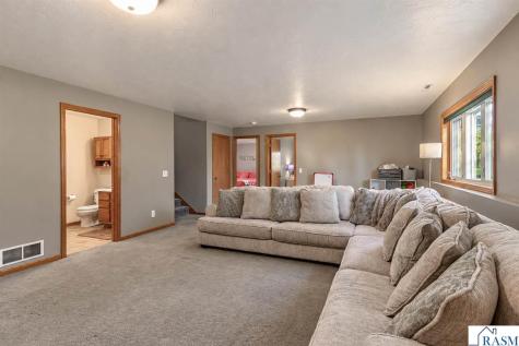 105 Torrey Pines Drive Mankato MN 56001