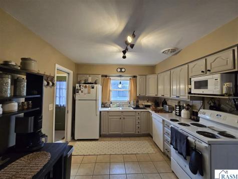 312 Haynes Street Mankato MN 56001
