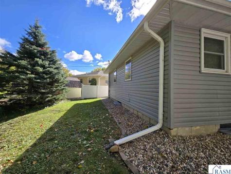 312 Haynes Street Mankato MN 56001