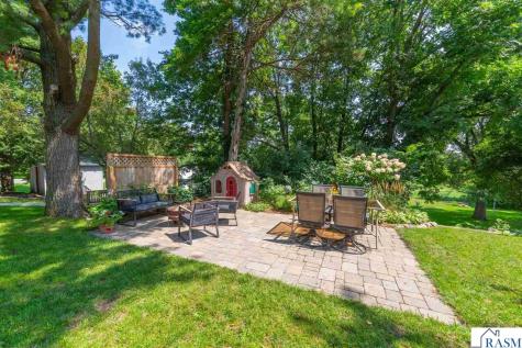 707 N Hennepin Street Winthrop MN 55396
