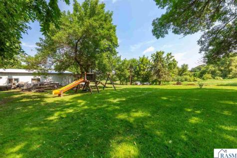 707 N Hennepin Street Winthrop MN 55396