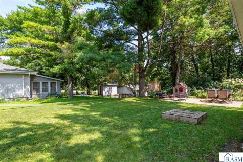 707 N Hennepin Street Winthrop MN 55396