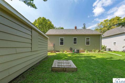 707 N Hennepin Street Winthrop MN 55396