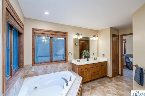 113 Oak Marsh Drive Mankato MN 56001