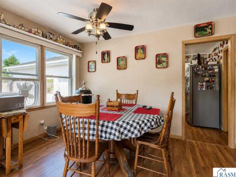 10 NE Buck Avenue Madelia MN 56062