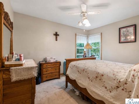 10 NE Buck Avenue Madelia MN 56062