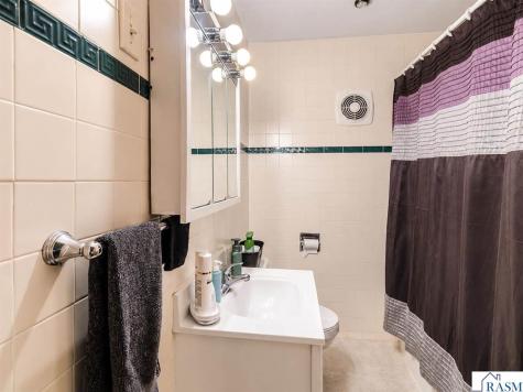 10 NE Buck Avenue Madelia MN 56062