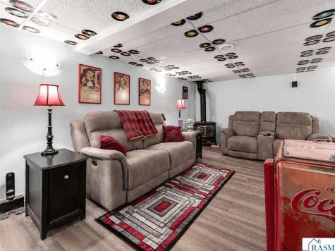 10 NE Buck Avenue Madelia MN 56062