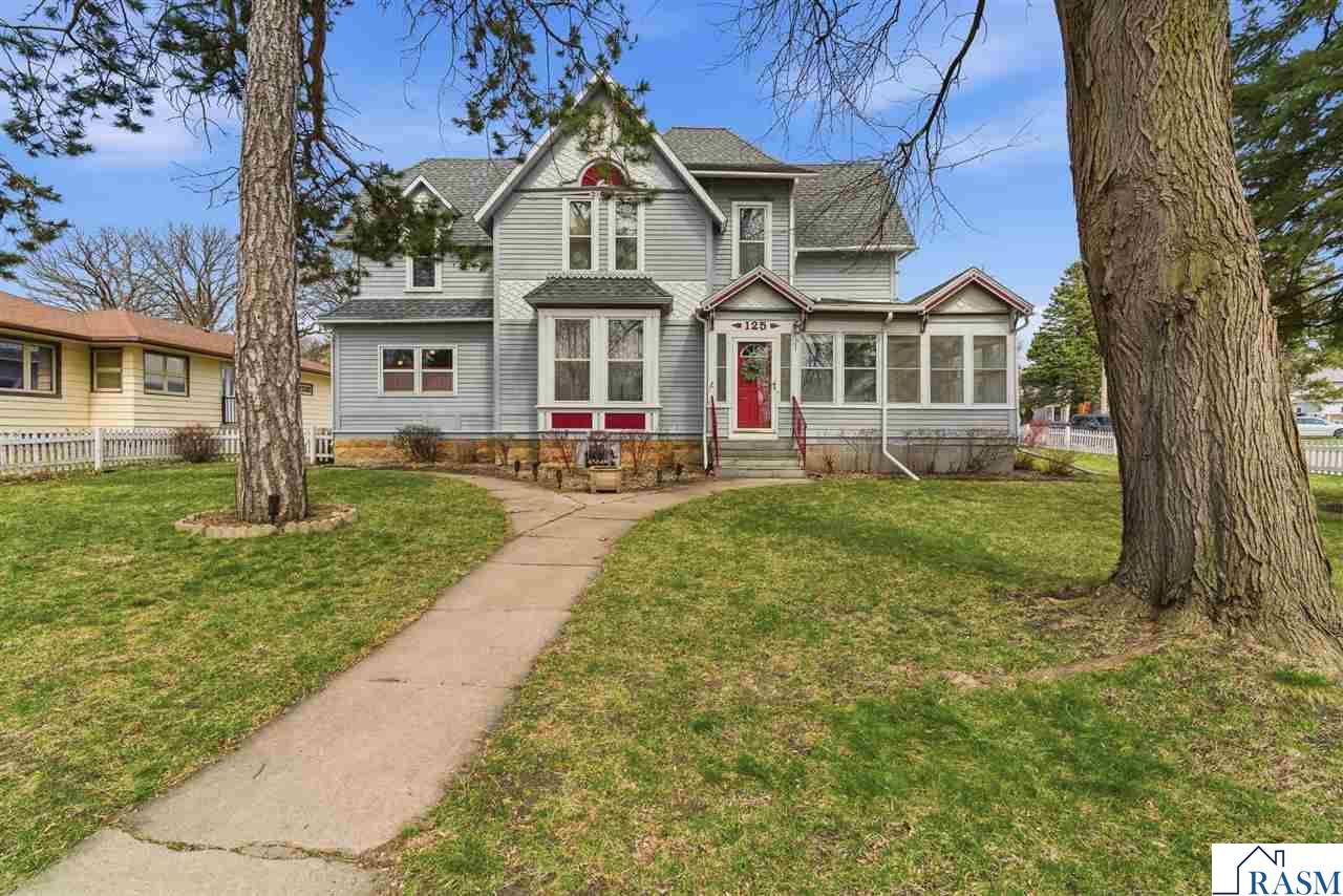 125 E 2nd Street Blue Earth MN 56013