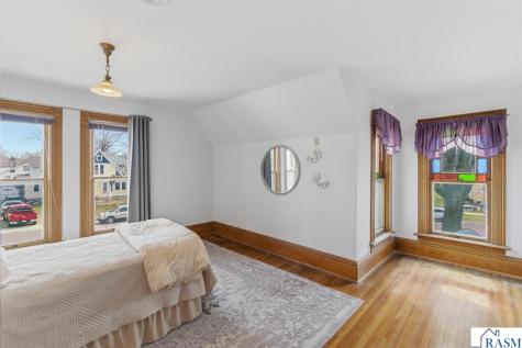 125 E 2nd Street Blue Earth MN 56013