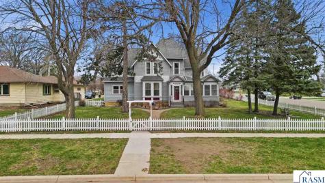 125 E 2nd Street Blue Earth MN 56013