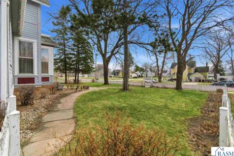 125 E 2nd Street Blue Earth MN 56013