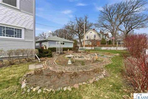 125 E 2nd Street Blue Earth MN 56013