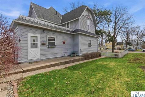 125 E 2nd Street Blue Earth MN 56013
