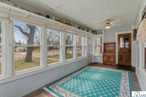 125 E 2nd Street Blue Earth MN 56013