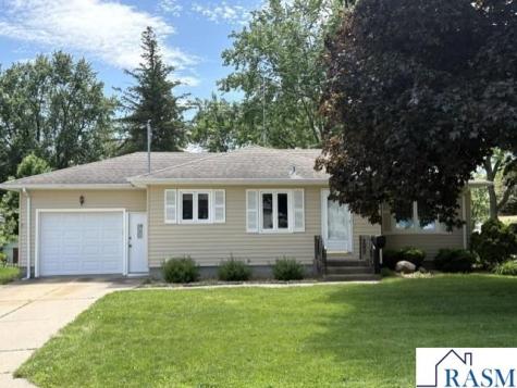 512 SE 9th Avenue Waseca MN 56903