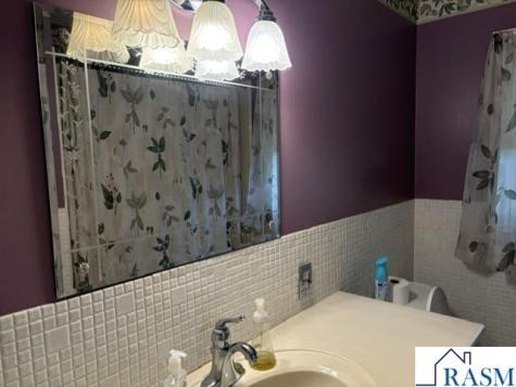 512 SE 9th Avenue Waseca MN 56903