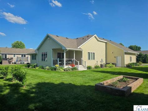2300 Aspen Lane North Mankato MN 56003