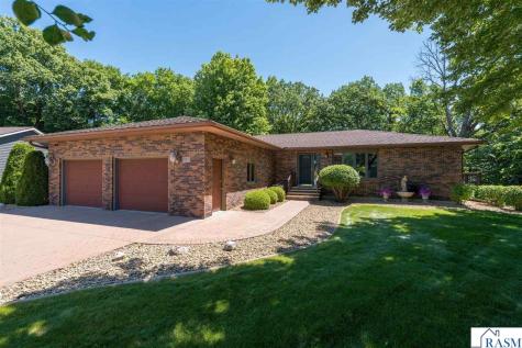 2125 E Dream Drive North Mankato MN 56003