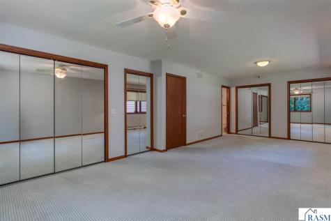 2125 E Dream Drive North Mankato MN 56003