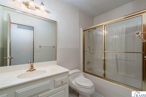 2125 E Dream Drive North Mankato MN 56003