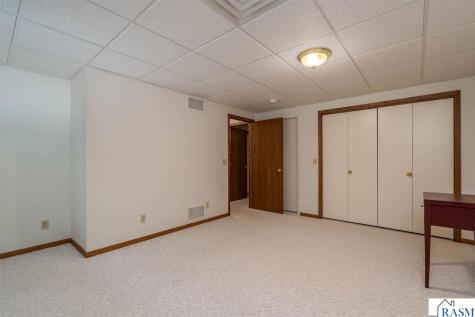 2125 E Dream Drive North Mankato MN 56003