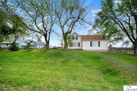 5134 340th Avenue Blue Earth MN 56013