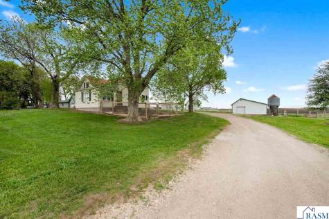 5134 340th Avenue Blue Earth MN 56013