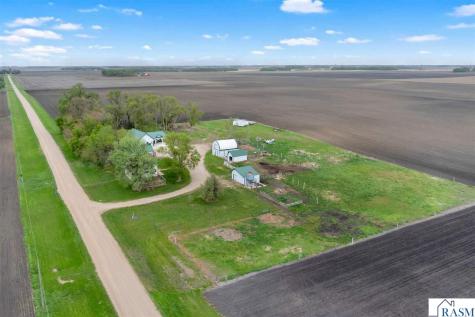 5134 340th Avenue Blue Earth MN 56013