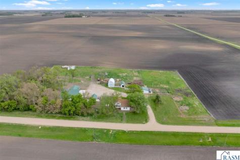 5134 340th Avenue Blue Earth MN 56013