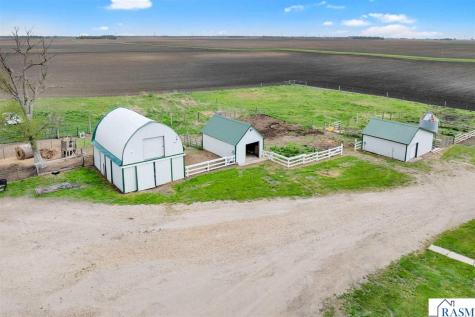 5134 340th Avenue Blue Earth MN 56013