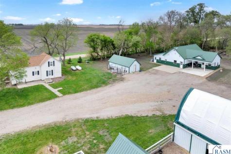 5134 340th Avenue Blue Earth MN 56013